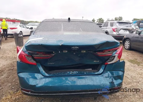 2025 Toyota Camry Xle z USA, uszkodzony, nr VIN 4T1DAACK9SU623187